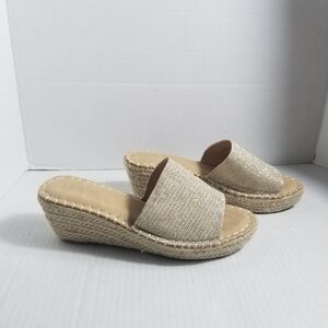 CATHERINE MALANDRINO SPARKLY TAN WEDGE SIZE 7.5